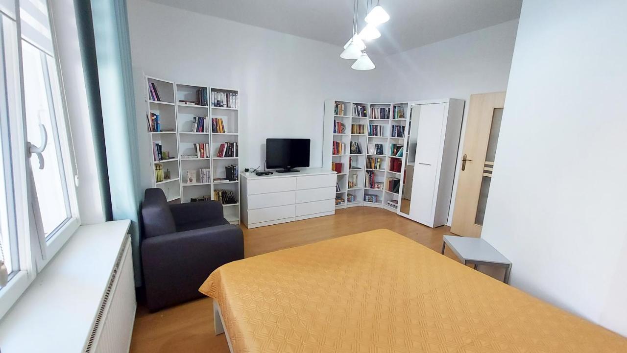 Apartament Blisko Morza Kolobrzeg-Podczele Leilighet Eksteriør bilde
