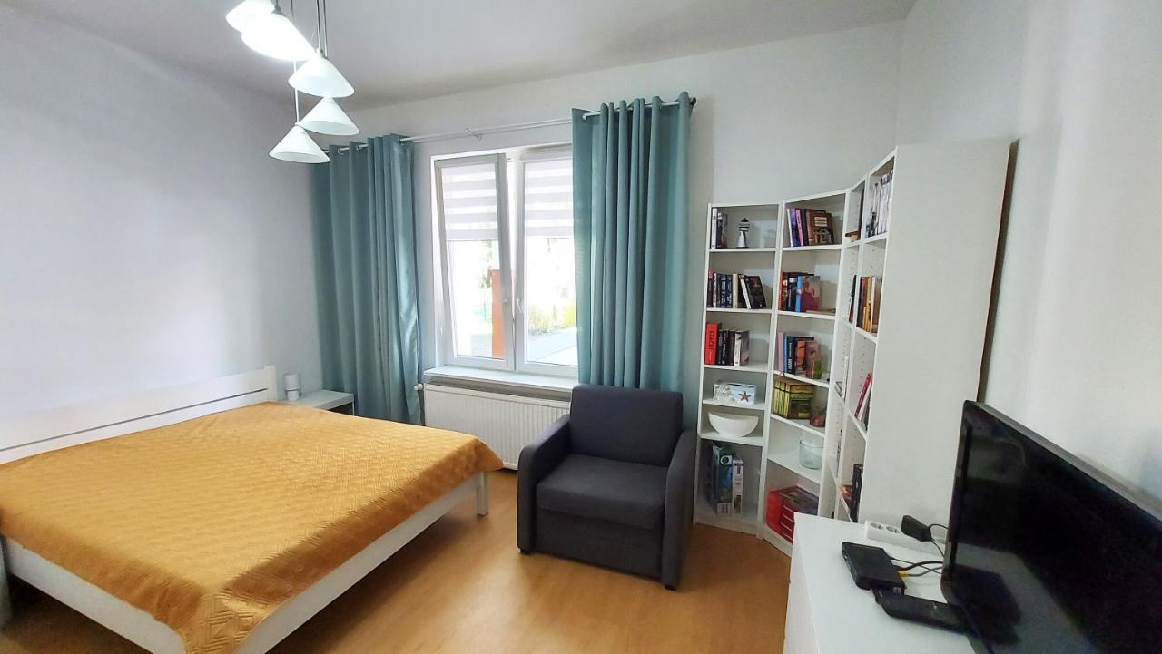 Apartament Blisko Morza Kolobrzeg-Podczele Leilighet Eksteriør bilde